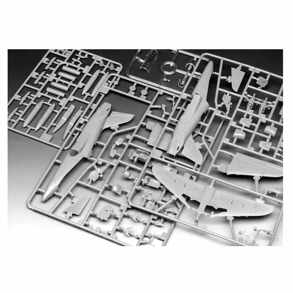1/72 BAe Hawk T.1 Model Set