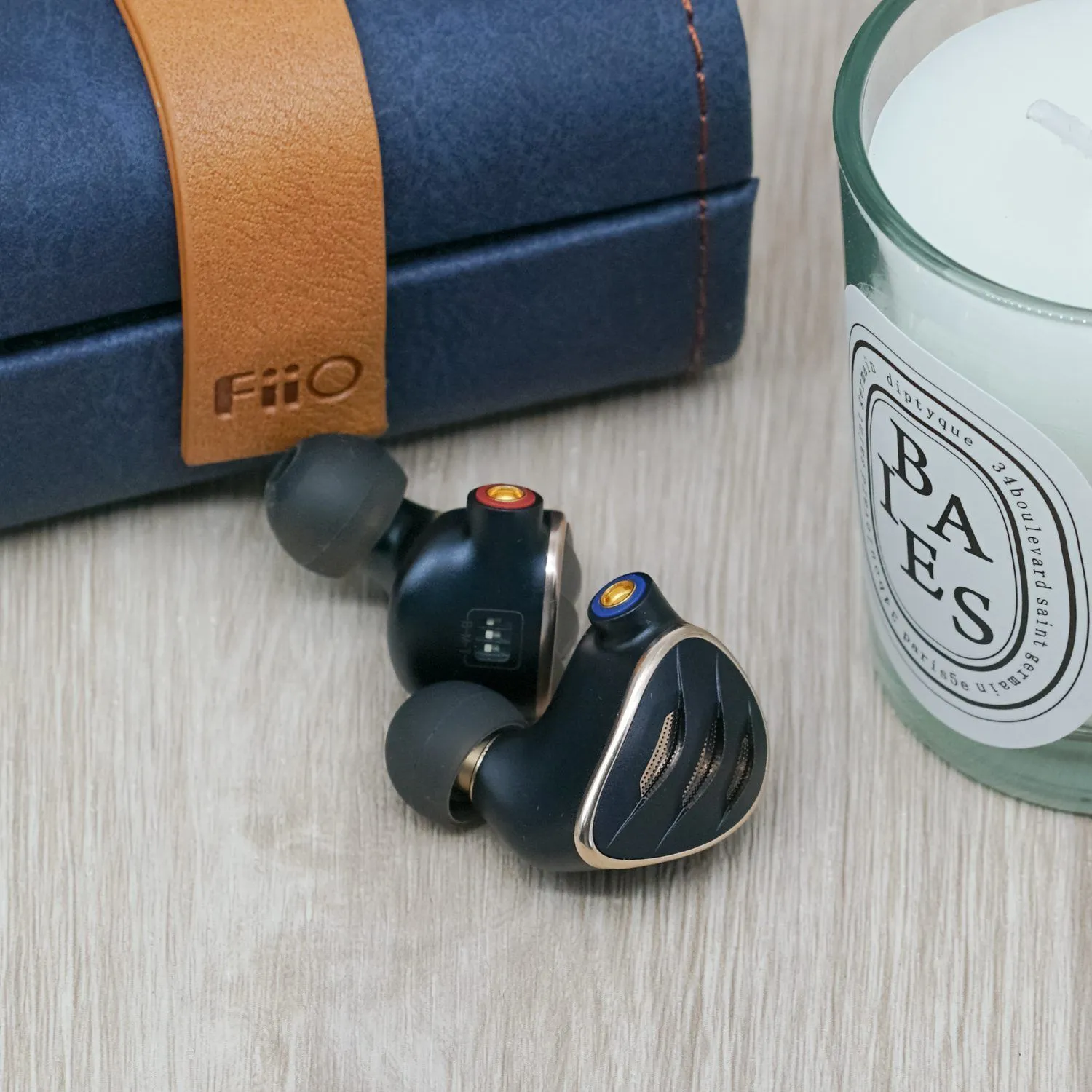 FiiO FH5s 2DD 2BA IEMs Hybrid 4-Driver In-Ear Earphone