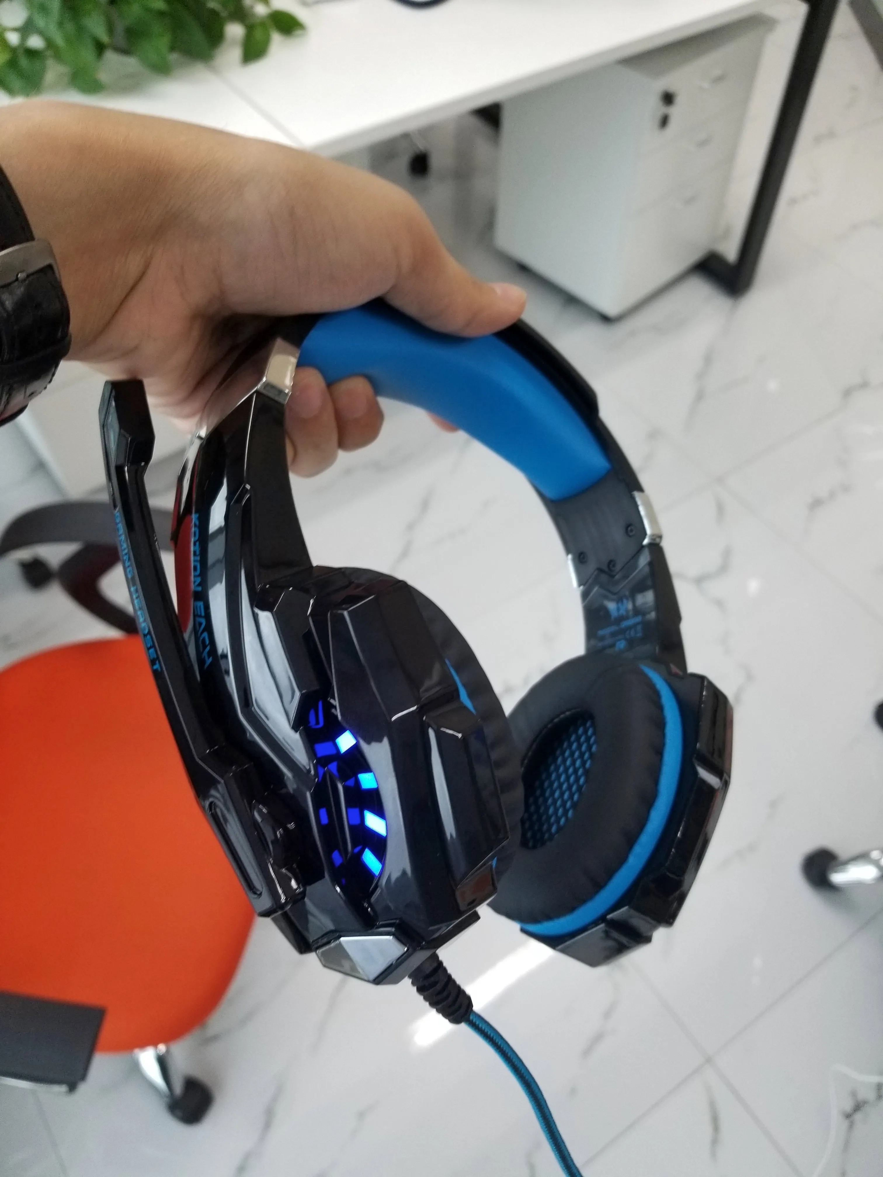 Kotion G9000 Wired Noise Cancelling Surround Sound Gaming Headset with LED Light