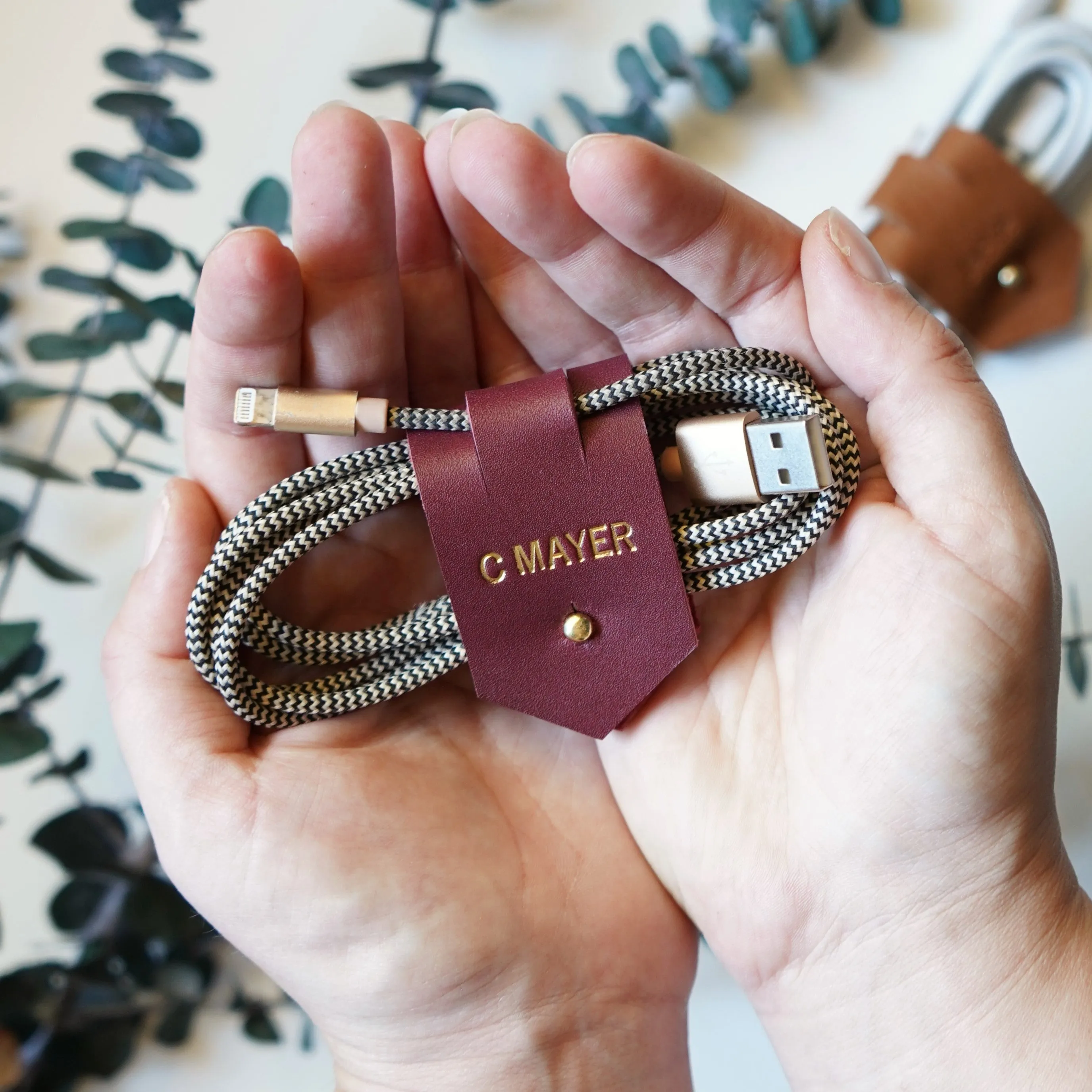 Large Cable Holder [Stud & Post]