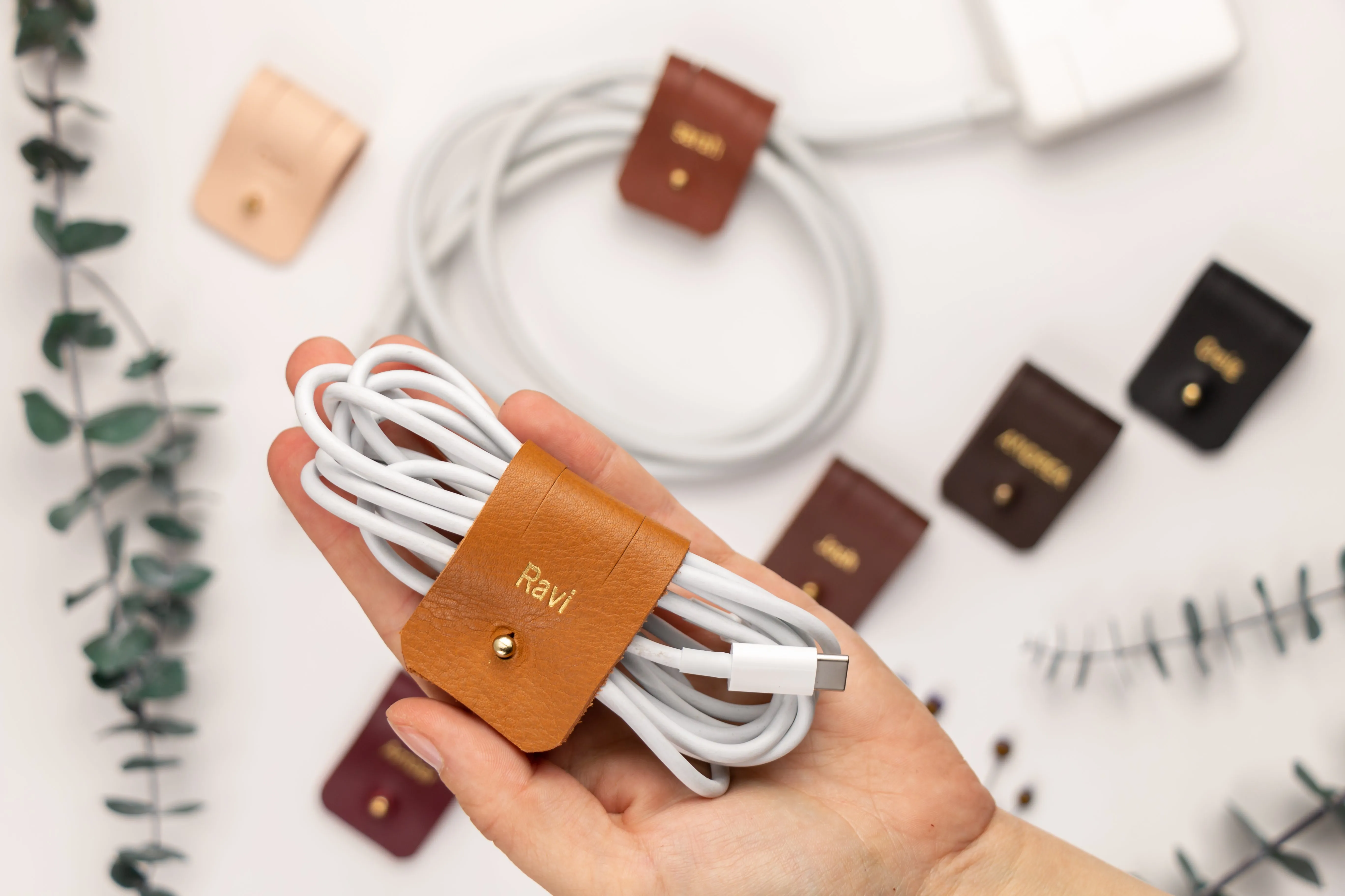 Large Cable Holder [Stud & Post]