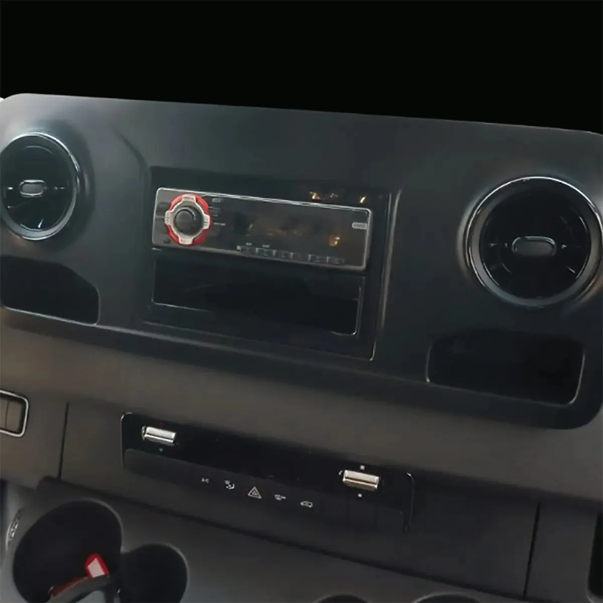 Metra 99-8731 Single DIN Dash Kit ForSelect 2019-Up Mercedes-Benz Vehicles - Gloss Black