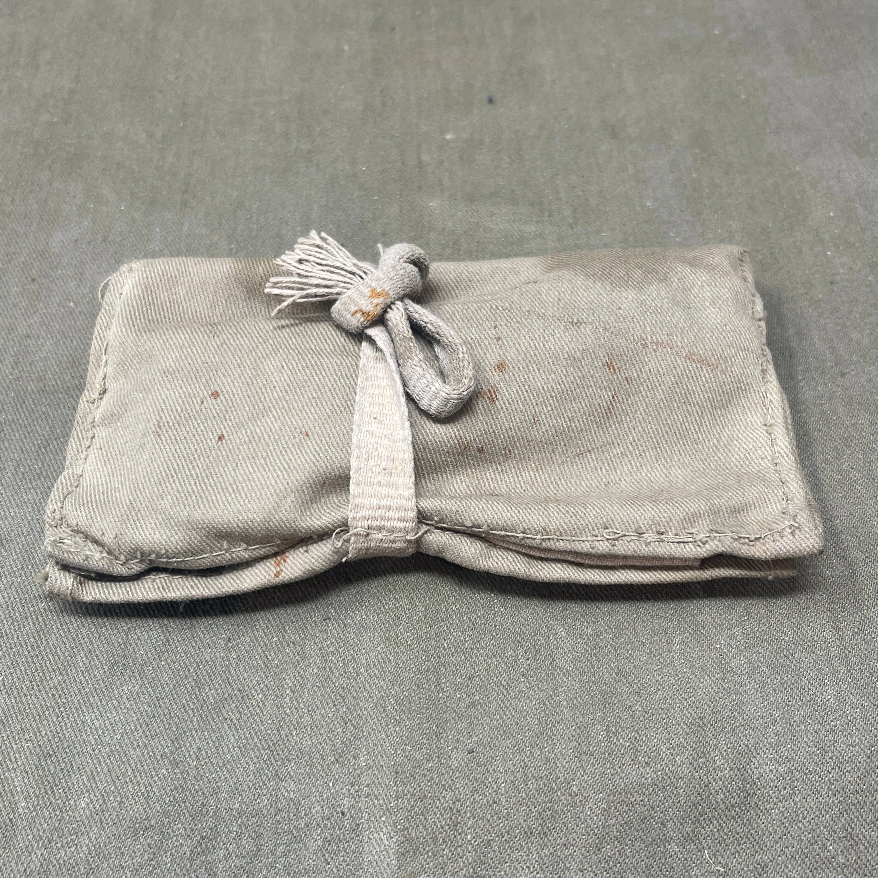 Original WW2 British Sewing Kit "Hussif" "Housewife"